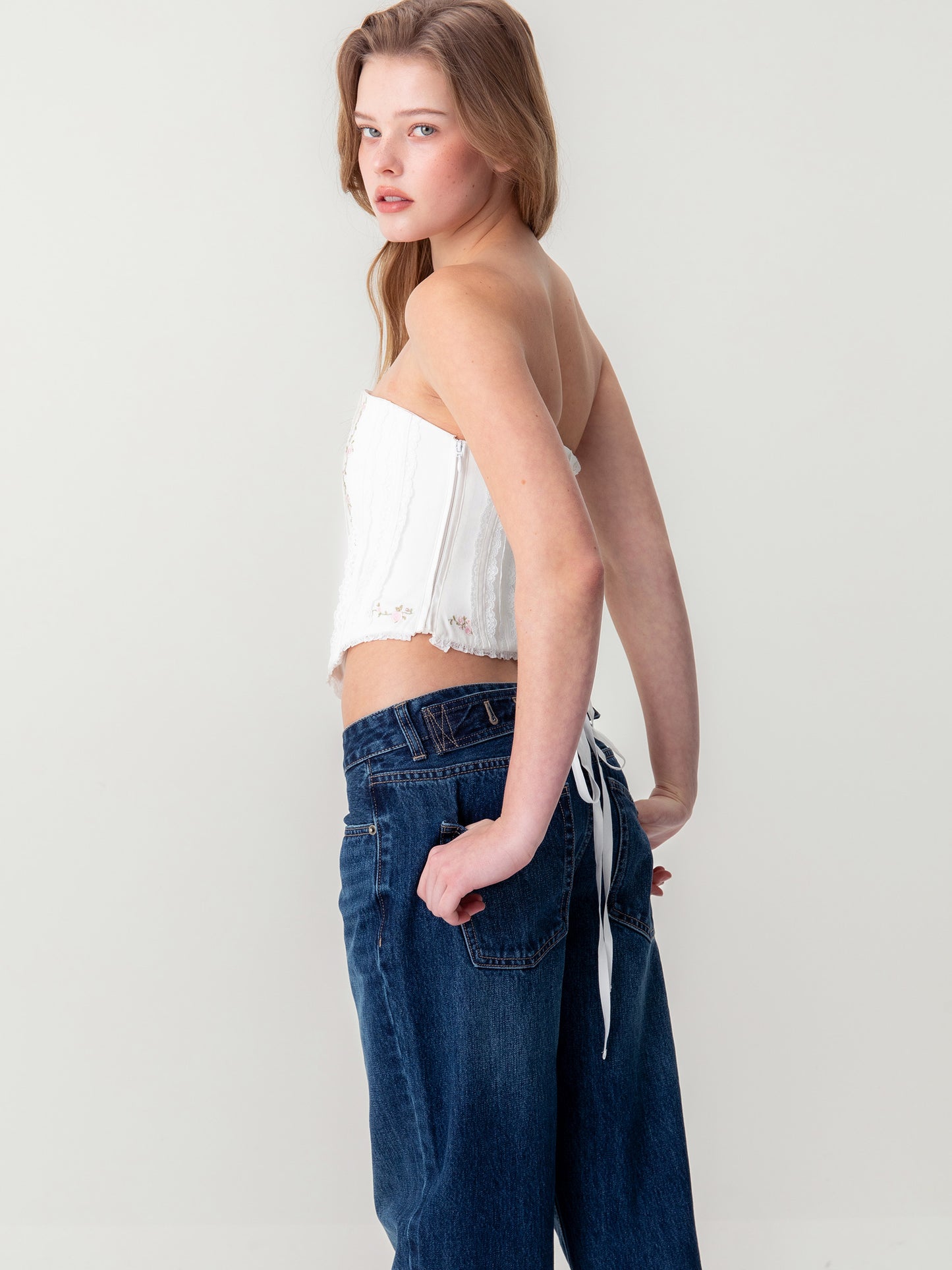 CINCH BACK ROLL-UP JEANS (BLUE)