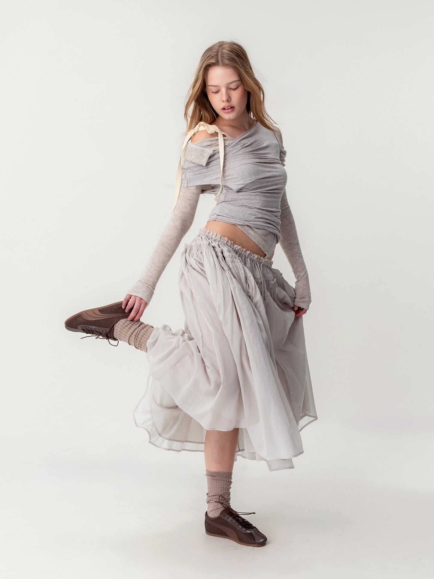 GRAY