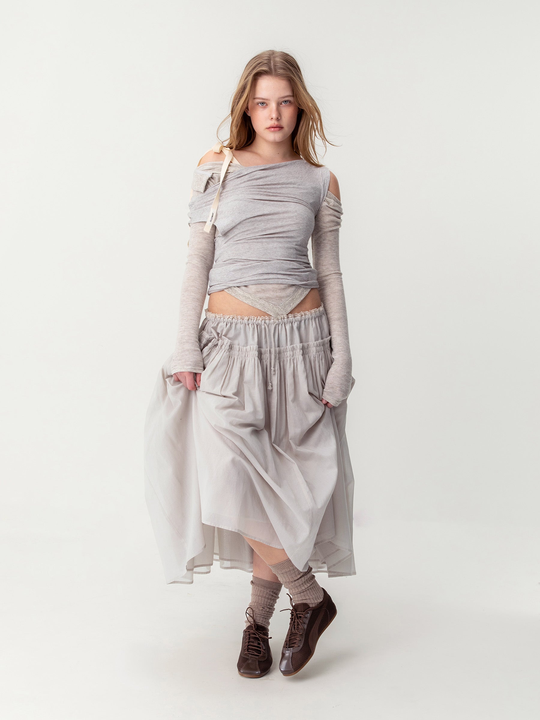 GRAY